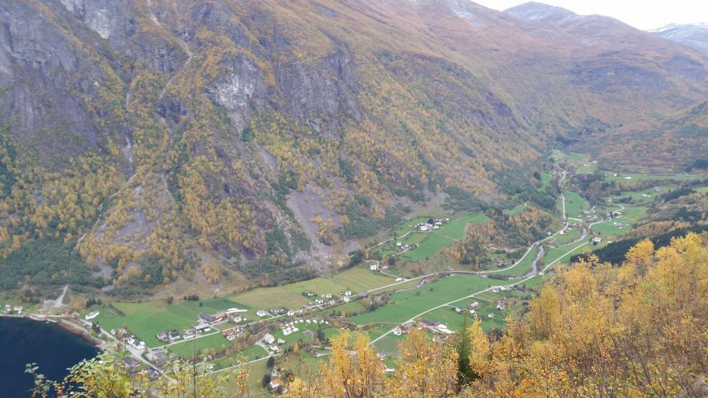 Petrines Gjestgiveri Norddal Екстериор снимка